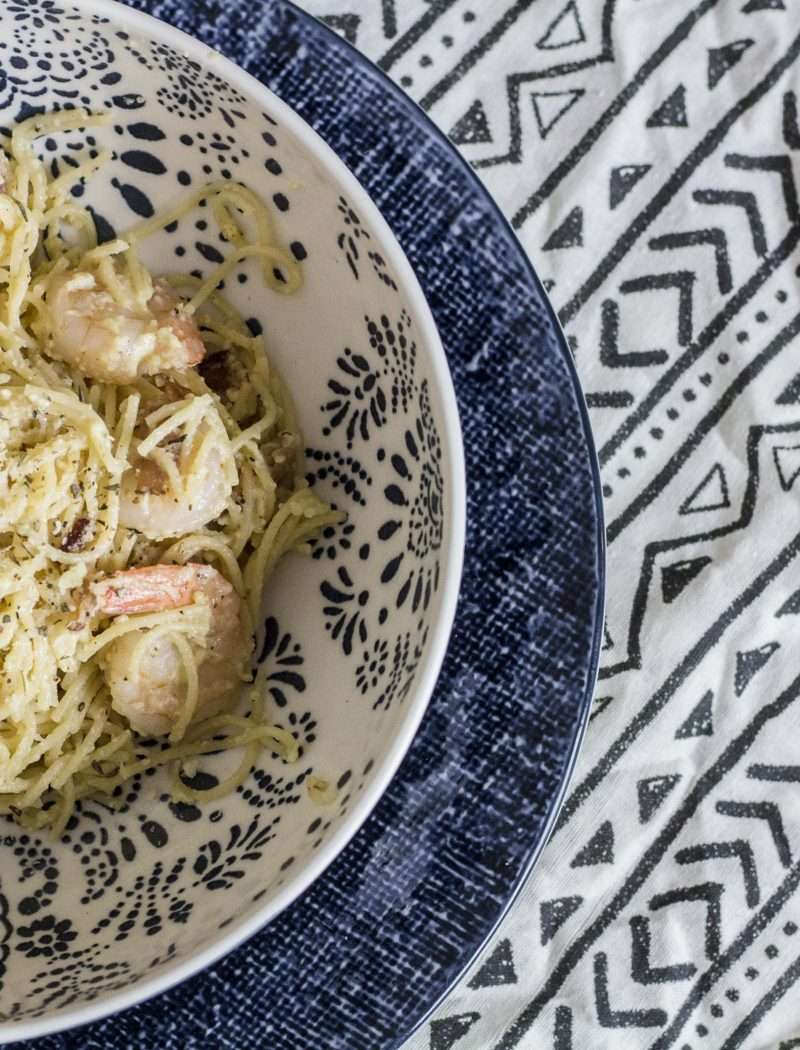 How to make shrimp carbonara at home