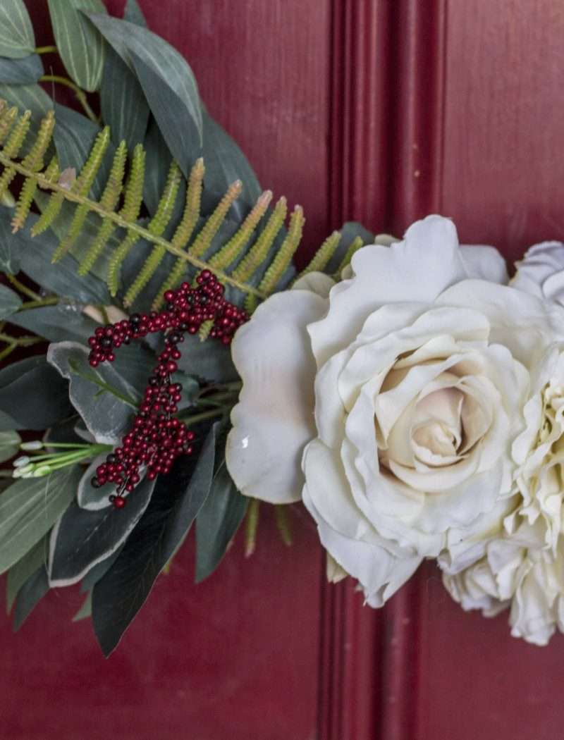 Boho-scandinavian inspired holiday entryway